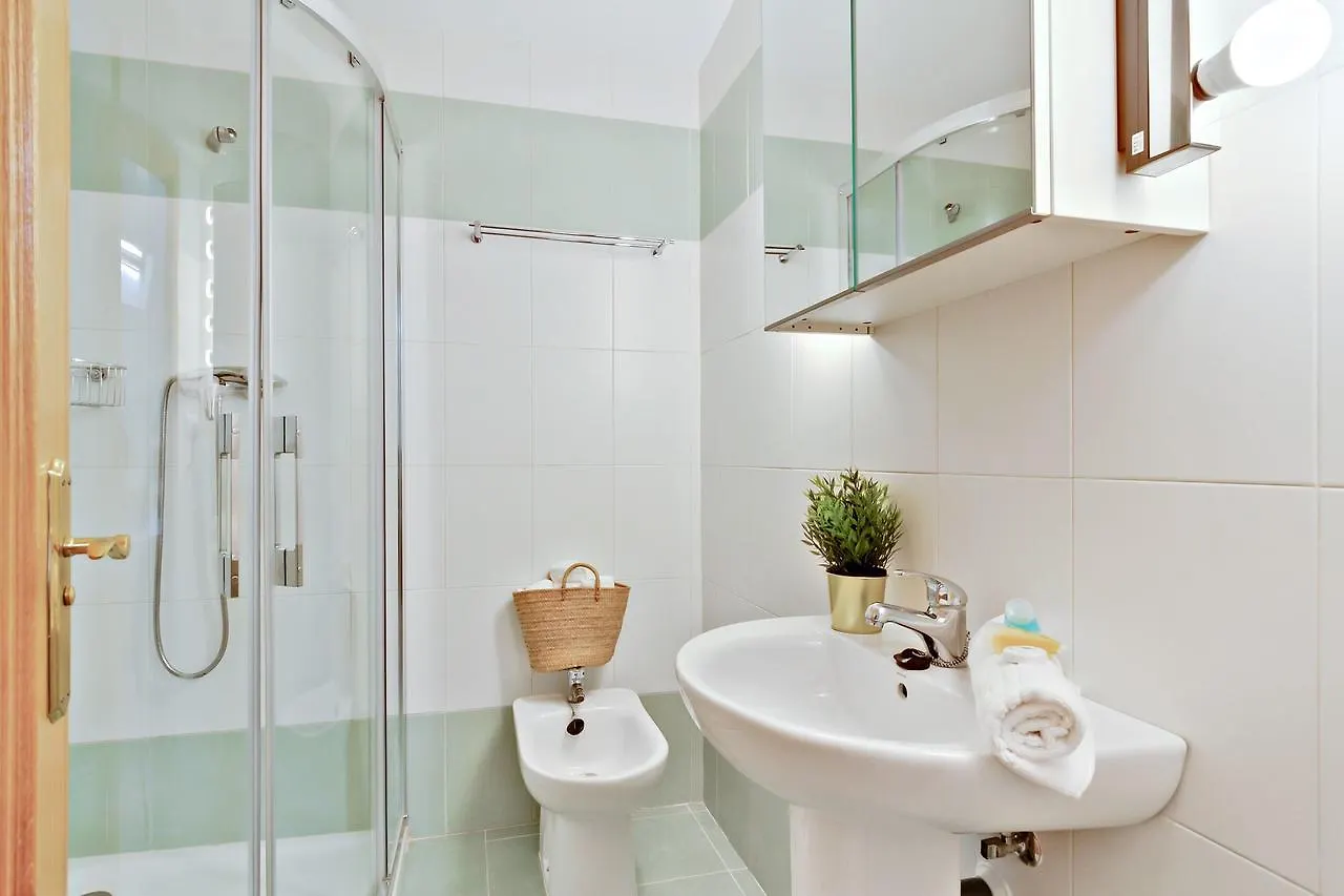 Del Parque Flats - Ollerias Duplex Apartment Malaga Spain